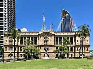 Land Administration Building, Queens Gardens façade, Brisbane, 2021, 01.jpg