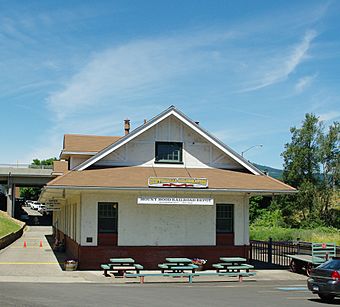 Mount Hood Railroad Depot - Hood River, Oregon.JPG