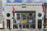 Museum of Fine Arts, main entrance, Montreal.jpg