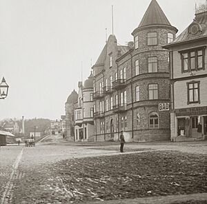 SLM DIA2022-0010 – Gatuparti med badhus i Gnesta - Restoration