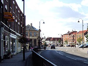 Selby - Park Street - The Crescent - geograph.org.uk - 520578.jpg