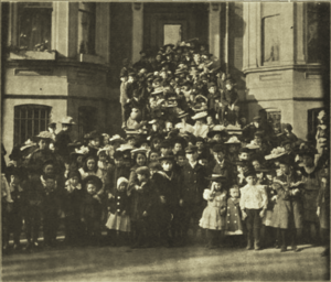 Sunday afternoon children at South Park Settlement (Social Service, 1903)