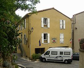 The town hall in Treilles