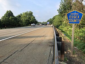 2018-07-17 07 28 23 View south along New Jersey State Route 444 (Garden State Parkway) between Exit 153 and Exit 151, entering Bloomfield Township, Essex County from Clifton, Passaic County, New Jersey