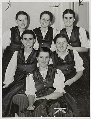 Baroness Maria von Trapp (front) and five of her ten singing children