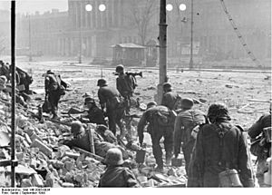 Bundesarchiv Bild 146-2005-0034, Warschauer Aufstand, deutsche Soldaten