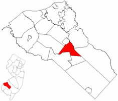 Glassboro highlighted in Gloucester County. Inset map: Gloucester County highlighted in the State of New Jersey.