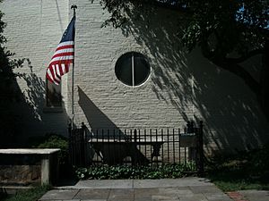 Old Presbyterian Meeting House (Alexandria, VA) - Tomb of the Unknown Revolutionary War Soldier