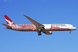 Qantas – VH-ZND (25943274397)