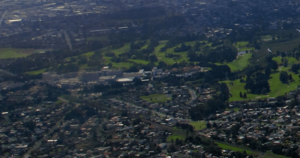 Rangitoto and Auckland 31-03-2012 14-03-10 - cropped to Middlemore