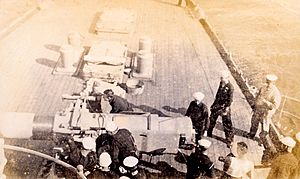 USS Columbia deck gun circa 1898.jpg