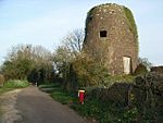 Windmill (disused) - geograph.org.uk - 391093.jpg