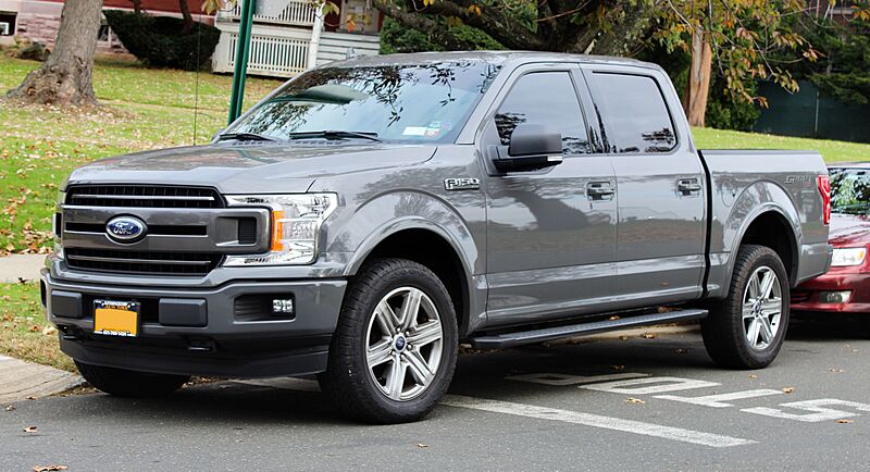2018 Ford F-150 XLT Crew Cab, front 11.10.19