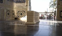 AlBukhari Mausoleum.jpg