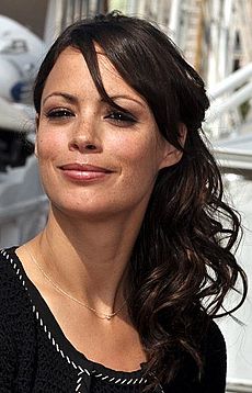 Berenice Bejo Cannes 2011 cropped