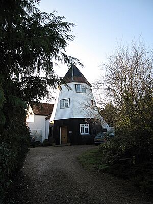 Converted windmill - geograph.org.uk - 1637717