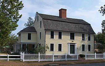 Elisha Phelps Tavern ca. 1771 Simsbury CT.JPG