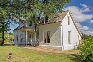 Ralph Sandiford and Julia Boisseau Man House Mansfield (1 of 1)