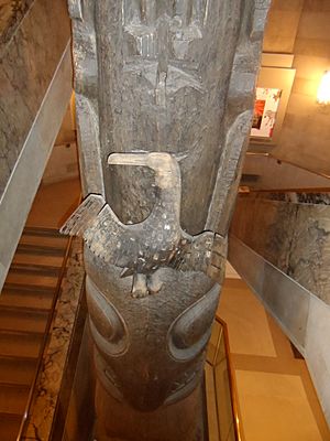 Sagaween Pole Cormorant (detached carving) 07