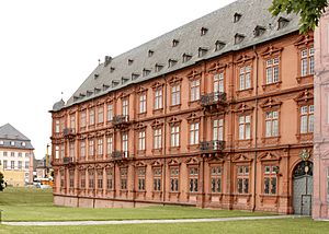 Side view - Kurfürstliches Schloss - Mainz - Germany 2017