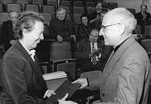 Bundesarchiv Bild 183-1988-1020-033, Berlin, Konrad-Wolf-Preis an Ruth Berghaus