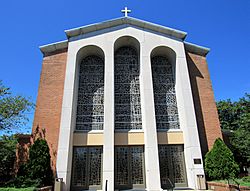 Cathedral of Saint Thomas More - Arlington, Virginia 01.jpg