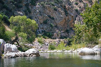 Deep Creek Hot Springs Mojave River 02.jpg
