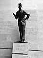 George Orwell statue - BBC London (38562767202)