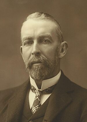 Henry Dobson 1901 (cropped).jpg