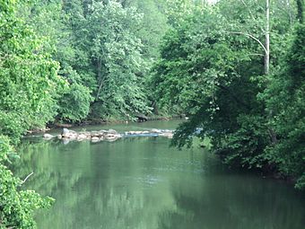 Indian fish weir Smith River Henry County Virginia.JPG