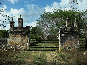 Entrance to Hacienda Kankabchén, Tixkokob, Yucatán