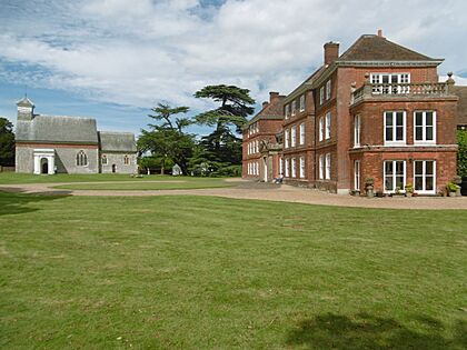Lullingstone Castle and St Botolph's Church - geograph.org.uk - 5041057
