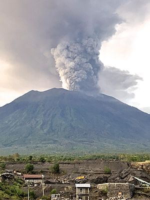 Mount Agung, November 2017 eruption - 27 Nov 2017 02