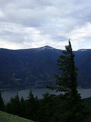 Mount Defiance from Dog Mountain, Apr 2014