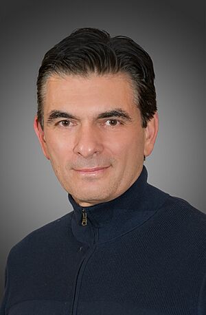 Rodrigo Paz Pereira. Official portrait, 2020. Chamber of Senators of Bolivia.jpg