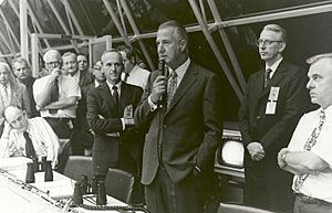 Spiro Agnew Congratulates Launch Control After Launch of Apollo 17 - GPN-2002-000058