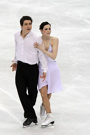Tessa Virtue and Scott Moir at 2010 World Championships (5)