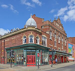 Theatre Royal, Wakefield (17216645475)