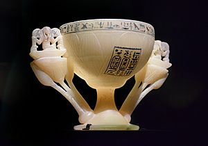 Tutankhamun Treasure in Paris coupe au lotus-cropped
