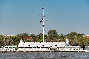 Wichaiprasit Fort from the river (35603865420)