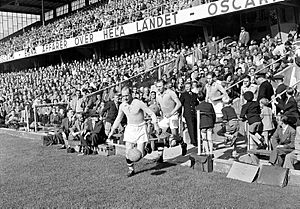 AIK vs Råå september 19th 1950 in front of 23 300 spectators, the Råå players enter the field