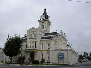 Adair County Courthouse in Columbia