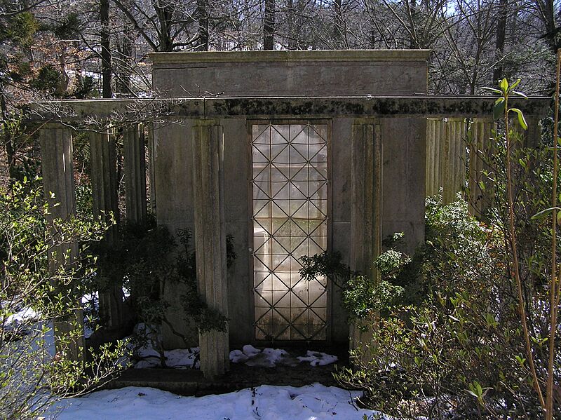 Albert Lasker Mausoleum 2010