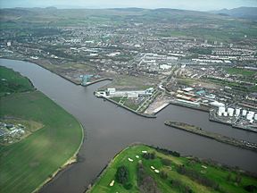 Confluence of Clyde and Cart - geograph.org.uk - 2354549.jpg