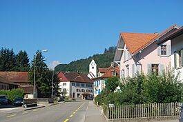 Glovelier village