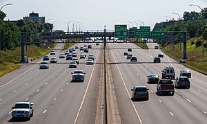 Interstate 94 at Dale Street Traffic - St. Paul, Minnesota (41748688120)