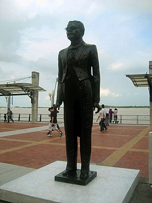 Monumento de Carlos Alberto Arroyo del Río.JPG