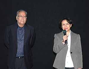 Ms. Sharmila Tagore, actress and Shri Saumitra Chatterjee, actor at the presentation of the film ‘Apur Sansar’, during the 40th International Film Festival (IFFI-2009), at Panaji, Goa on November 30, 2009 (1)