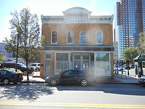 New Rochelle Pioneer; Full-front View