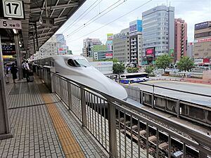 SN-Nagoya-station-platform-003